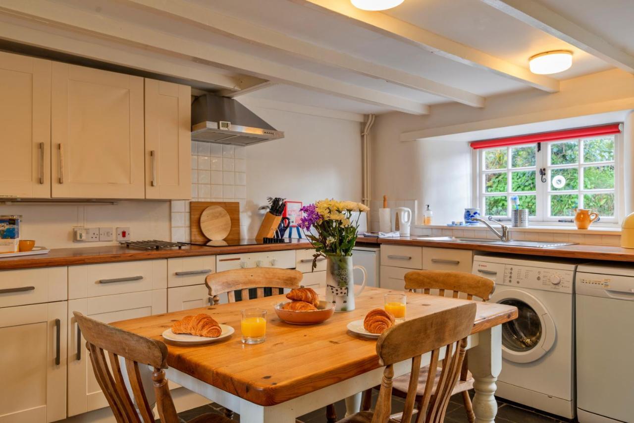 Finest Retreats - Forge Cottage Padstow Kültér fotó