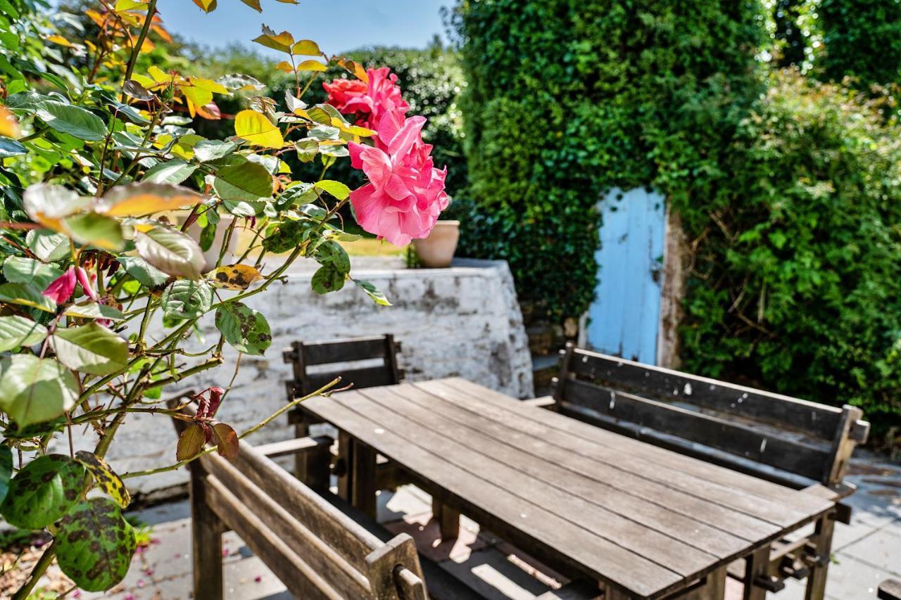 Finest Retreats - Forge Cottage Padstow Kültér fotó